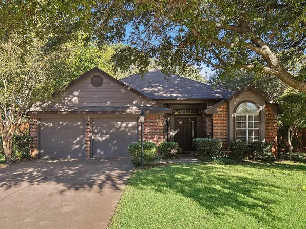 204 Arwine Dr, Hurst, TX 76053