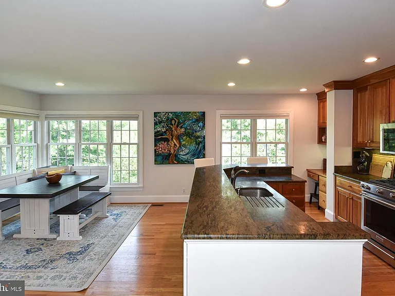710 W View Ter — Photo 16
