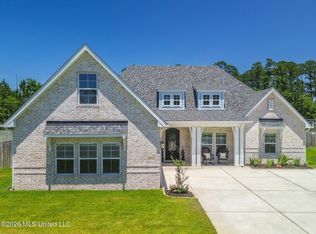 6812 Enclave Ln, Ocean Springs, MS 39564