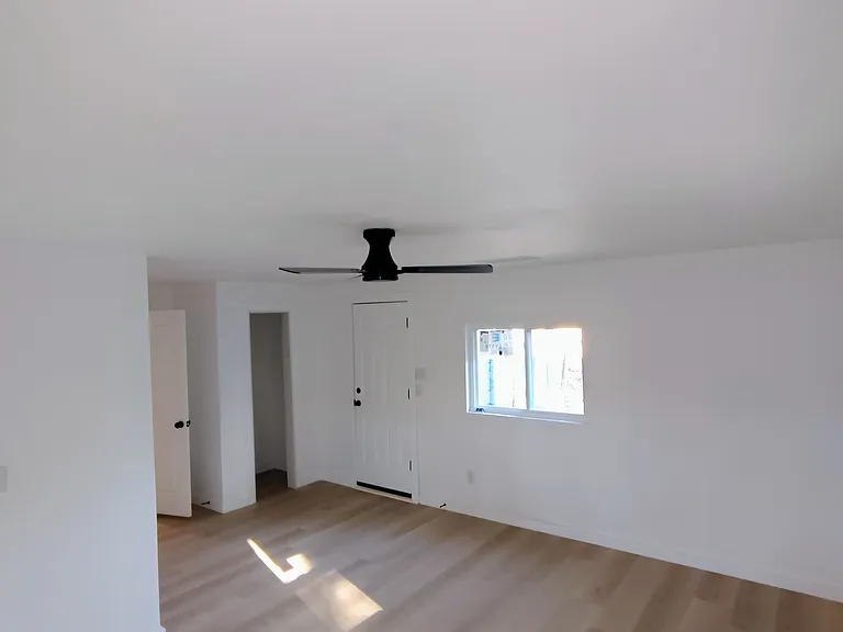 101 Larry Ln — Photo 6