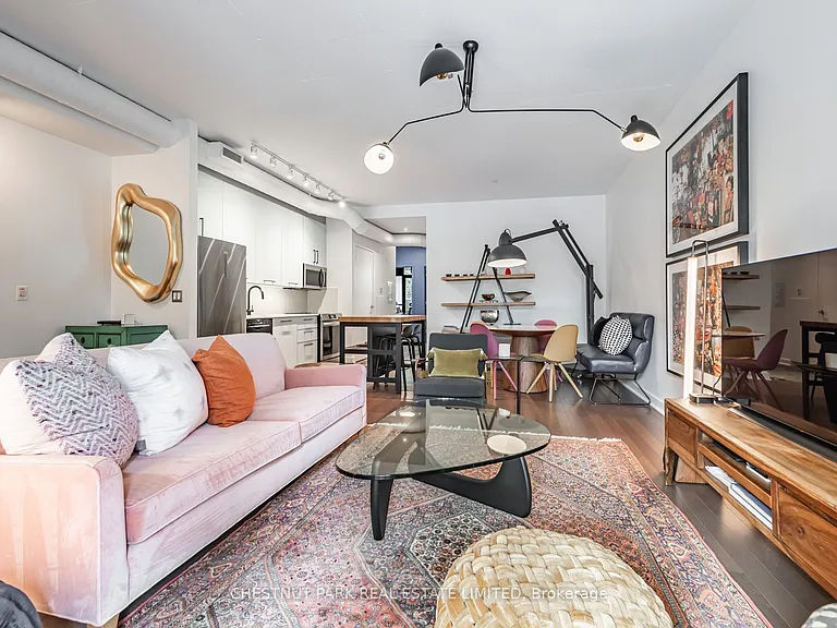 64 Niagara St #221 — Photo 6