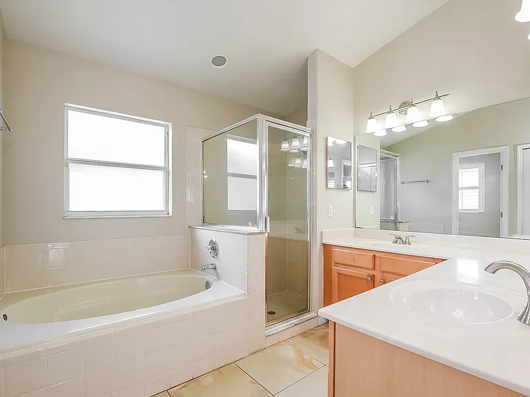 14643 Lady Victoria Blvd — Photo 12