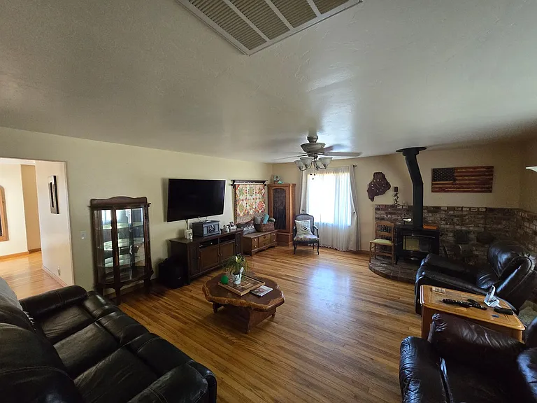 1316 Rohnerville Rd — Photo 5