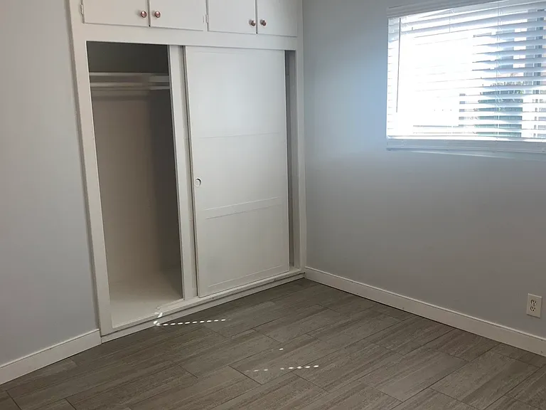 502 E Hurst St #B — Photo 8