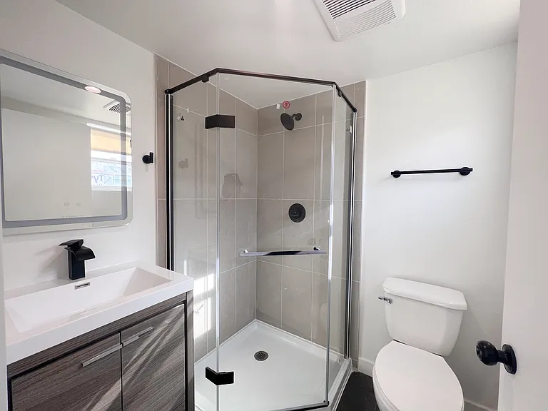 1439 W 37th Dr — Photo 58