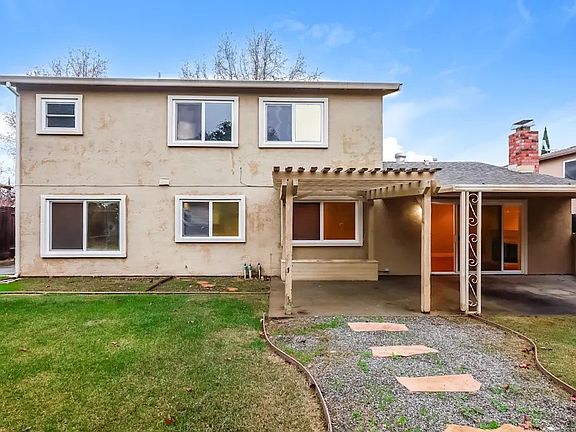 3rd image of 106 Lakehurst Dr
