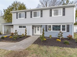 34 Farmbrook Dr, Old Bridge, NJ 08857