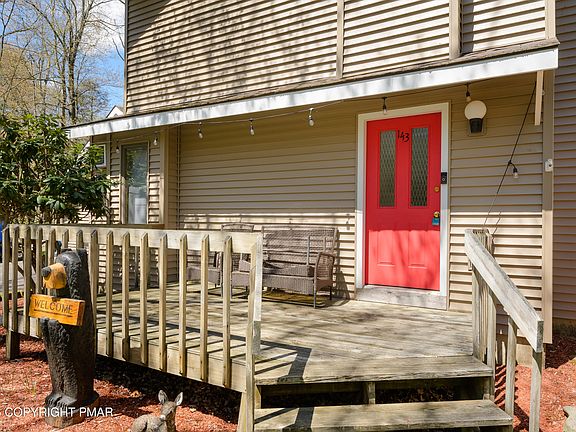 4th image of 143 Longfellow Cir