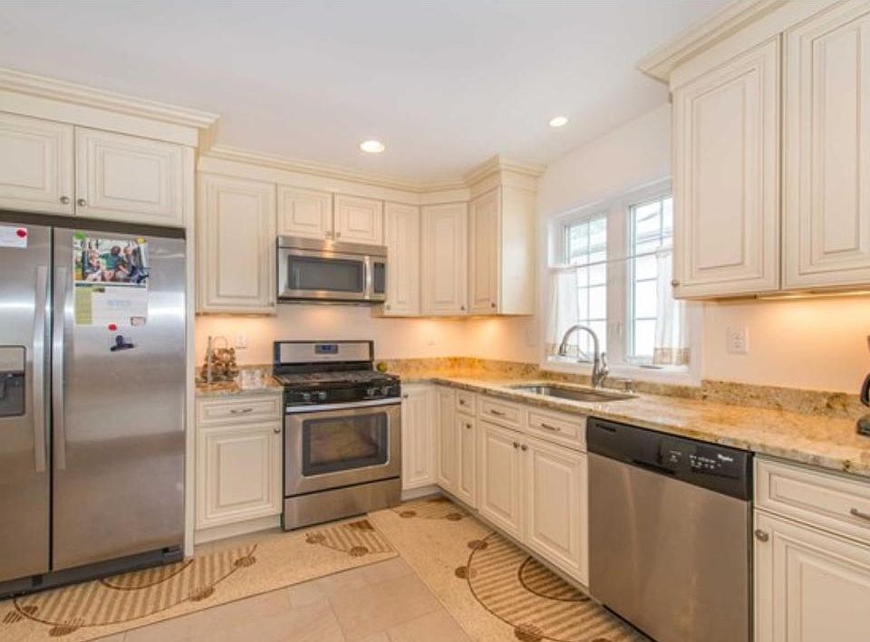 2nd image of 13 Grove St #1