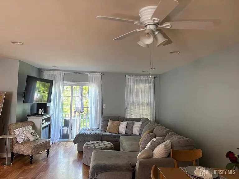 2210 Timber Ridge Ct #2210 — Photo 2