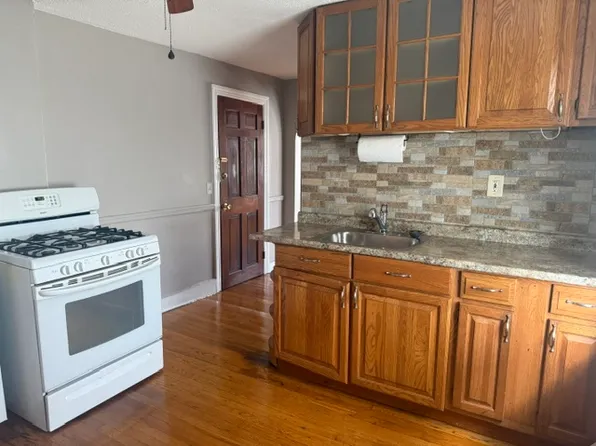 224 Broad St #2L, Cumberland, RI 02864