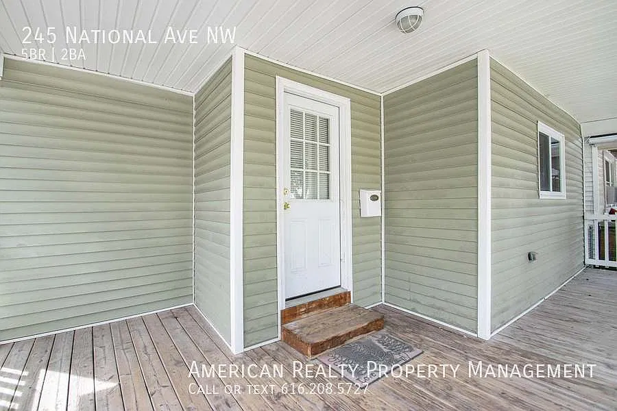 5 bed, 2000 sqft, $3,000 — Photo 2