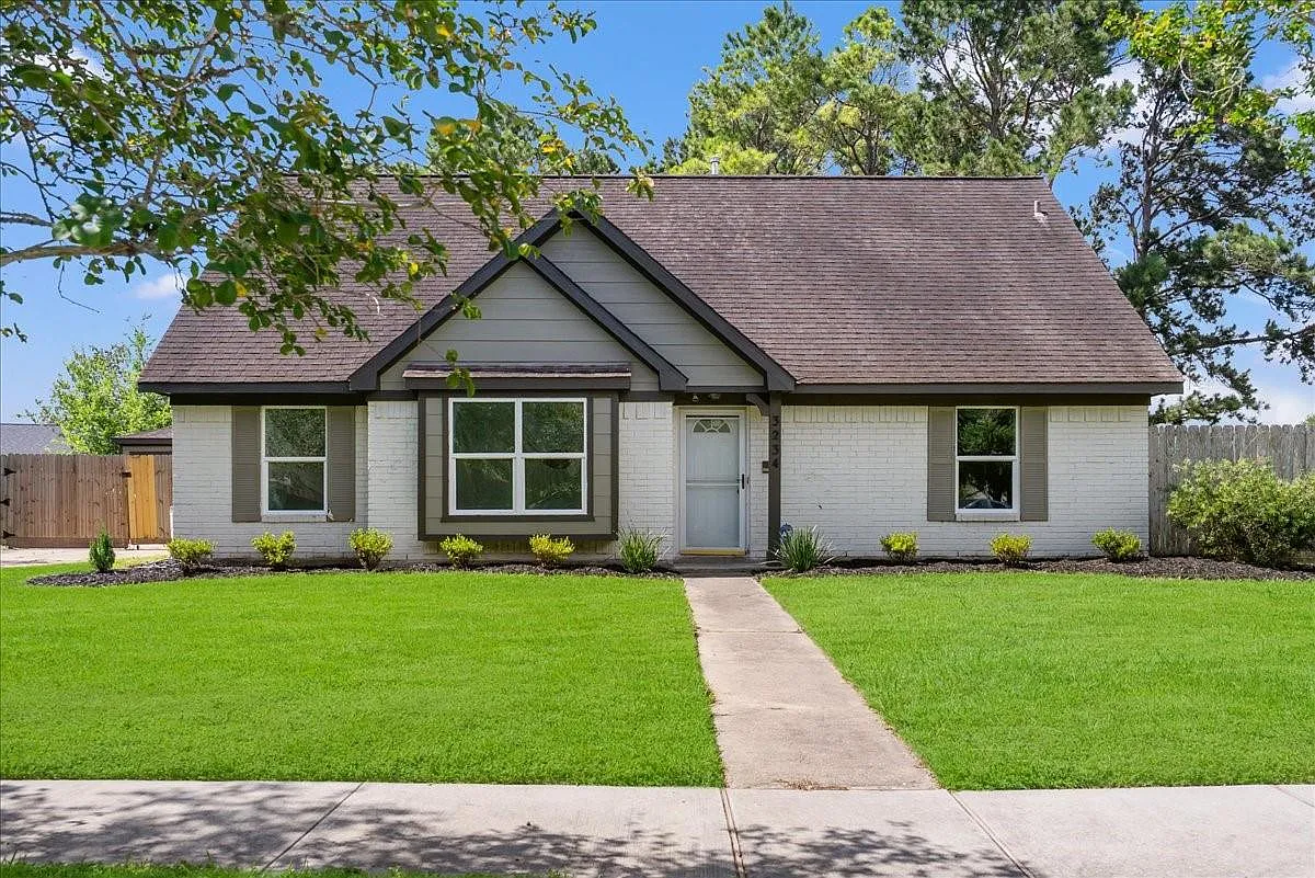 4 bed, 2.5 bath, 2237 sqft, $2,500 — Photo 1