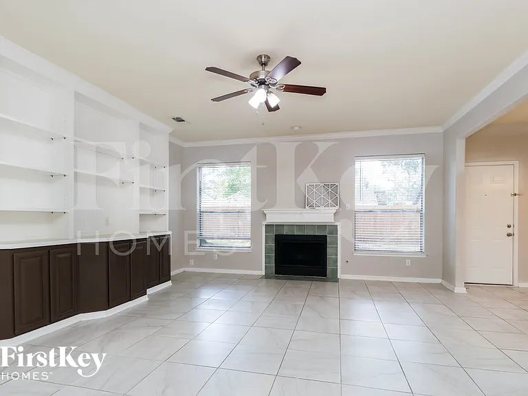 9131 Landry Blvd — Photo 4