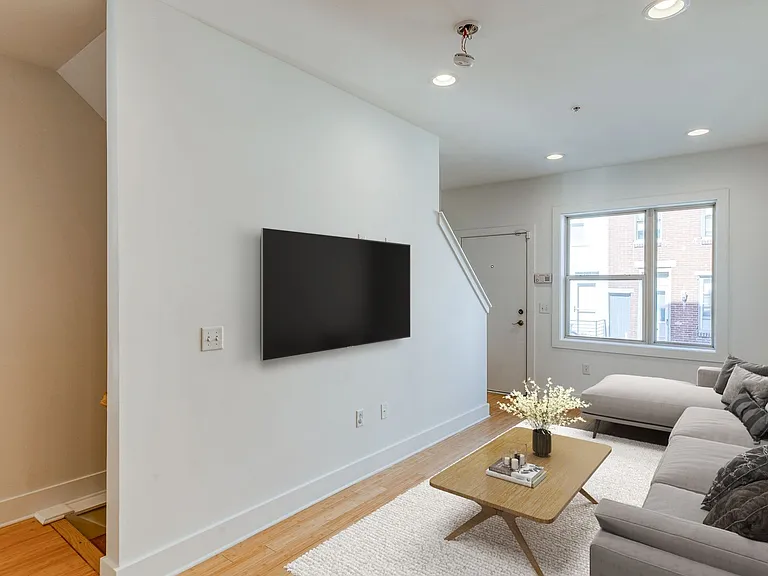 432 Cross St — Photo 3