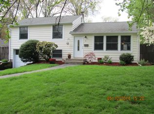 4 Pearl Rd, Closter, NJ 07624