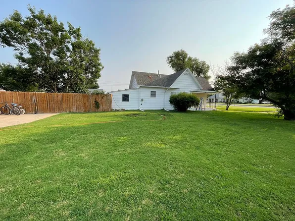 702 N Broadway St, Saint John, KS 67576