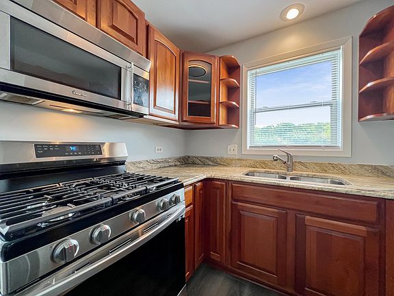 3rd image of 1501 Raymond Dr APT 103