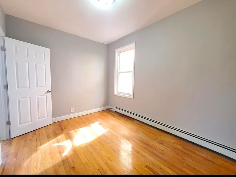 179 Armstrong Ave #2F — Photo 4