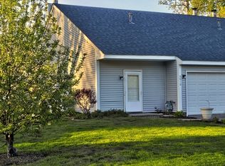 2010 Charles Ln, Aurora, IL 60505