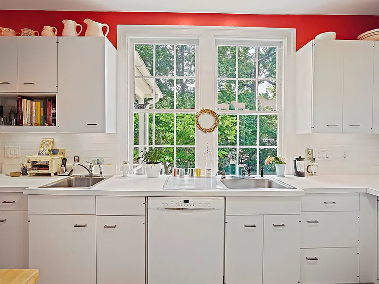 3612 Albemarle St NW — Photo 10