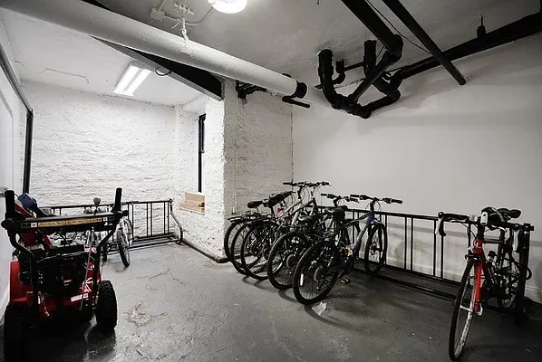 Rented by Compass | media 18