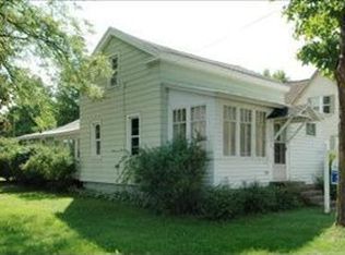 203 S Main St, Lawton, MI 49065