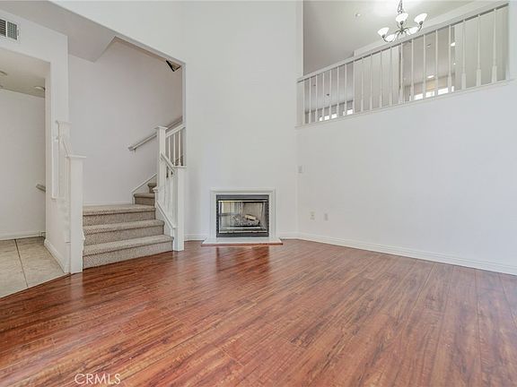 4th image of 216 Timberwood