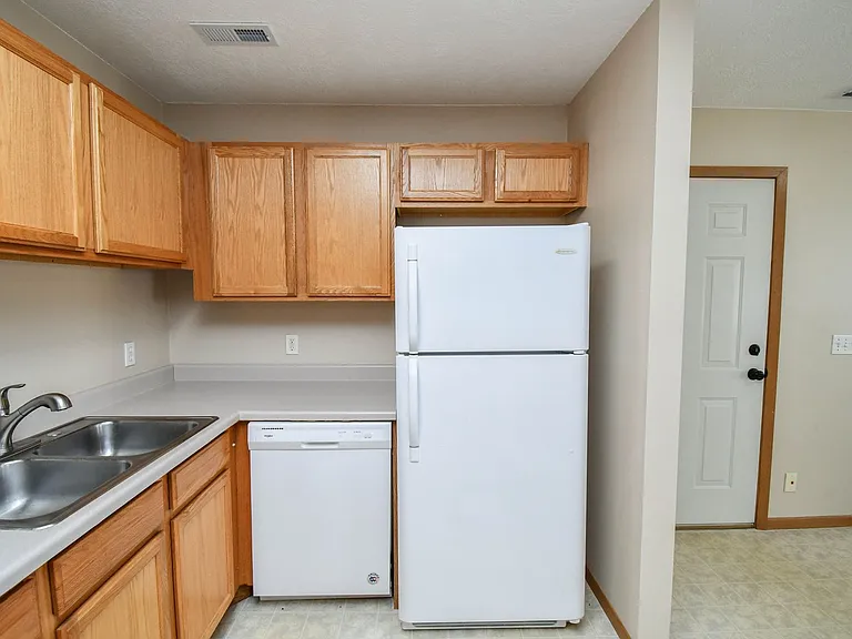 1420 E Redwood Blvd — Photo 10