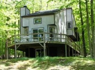 197 E Shore Dr, Lake Ariel, PA 18436