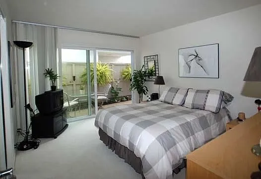 101 Antigua Ct — Photo 9