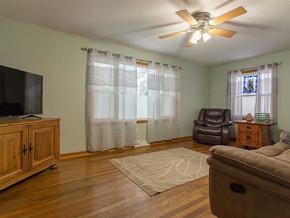 3rd image of 629 1st St N