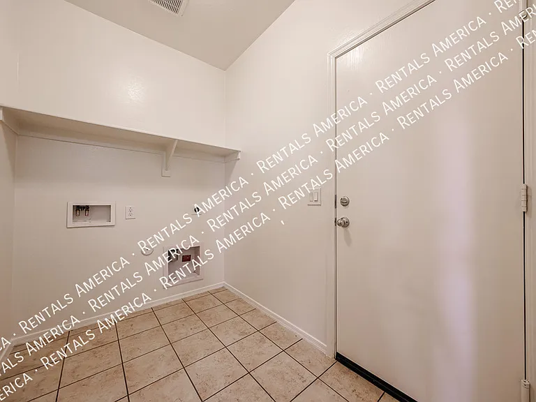 9820 W Sanna St — Photo 4