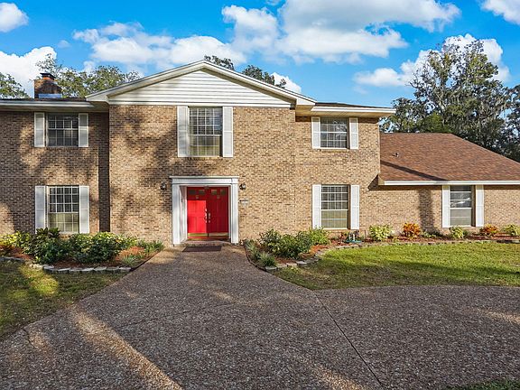 5th image of 2351 Egremont Dr