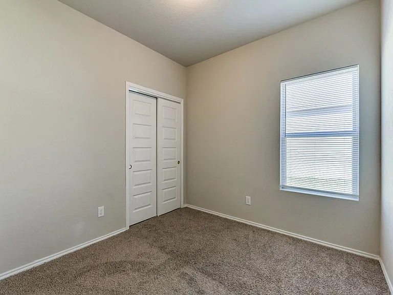 320 Saddle Leaf — Photo 23