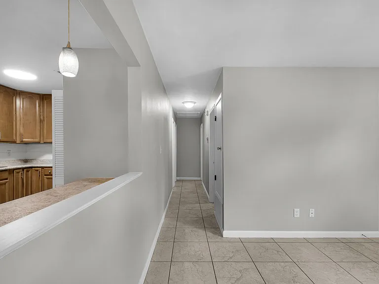 63 Jackson Ave — Photo 12