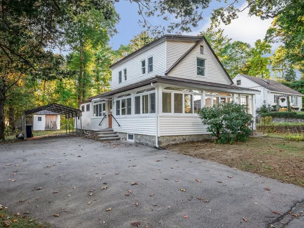86 Donohue Rd, Dracut, MA 01826