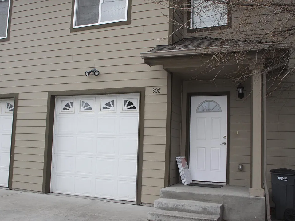 308 S Blake Rd