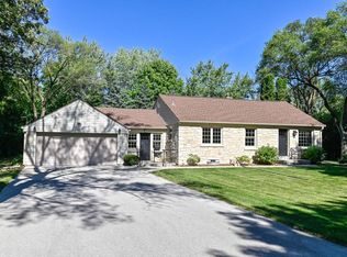 13560 Hope St, Brookfield, WI 53005