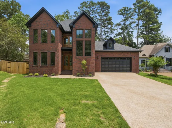 12 Oakmont Woods Dr, Jackson, TN 38305