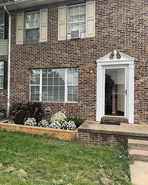 2nd image of 110 Little River Dr