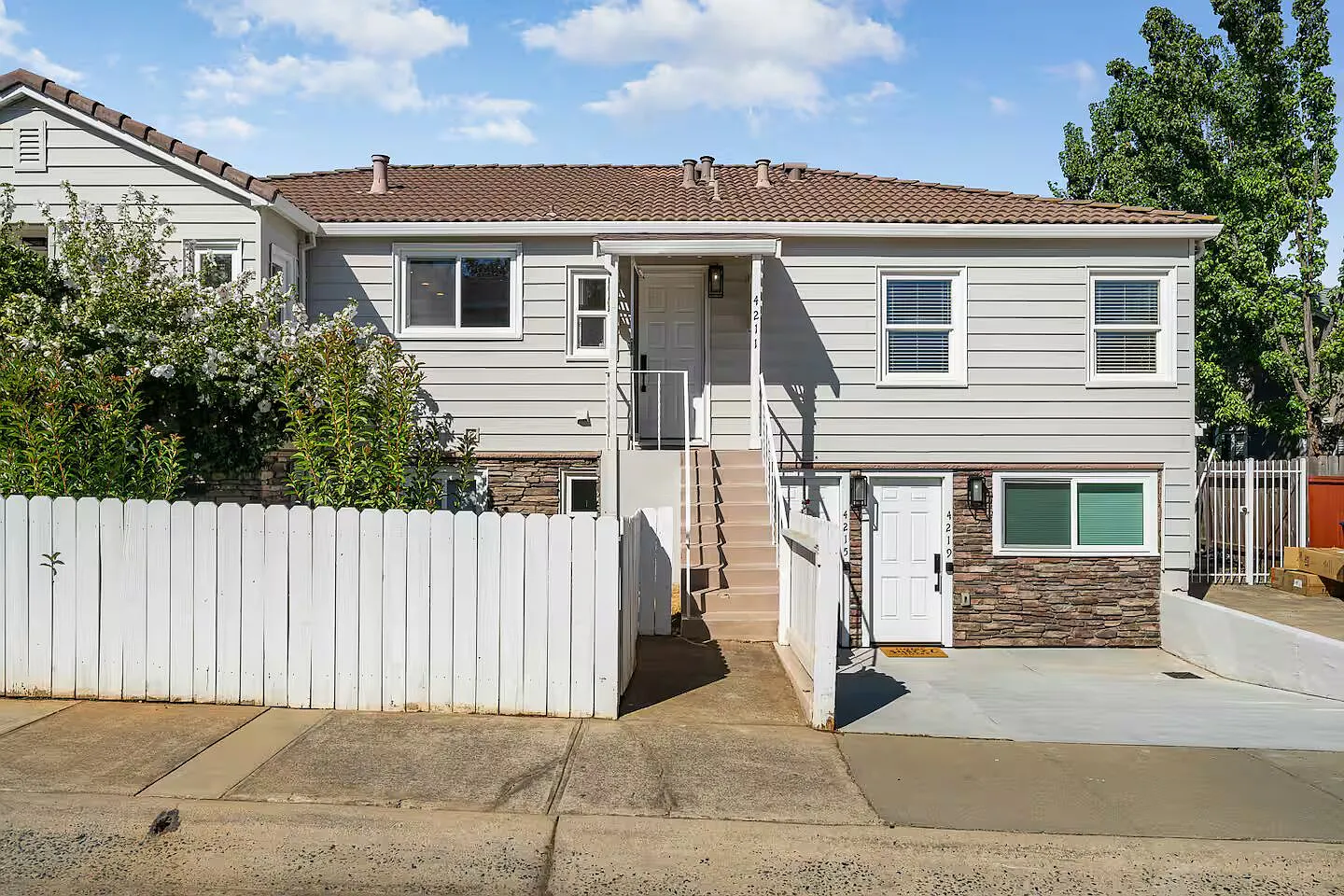 1 bed, 359 sqft, $2,139 — Photo 3