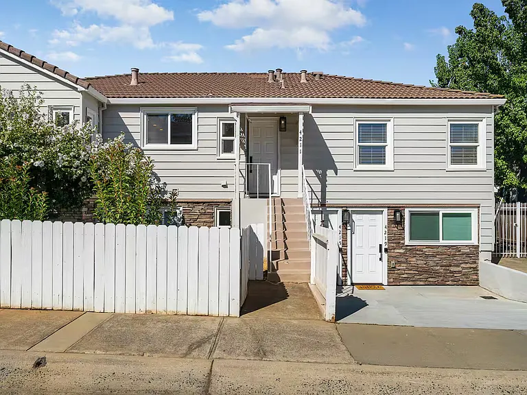 4211 F St — Photo 3