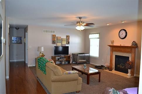 Large Living Room with Gas Fireplace