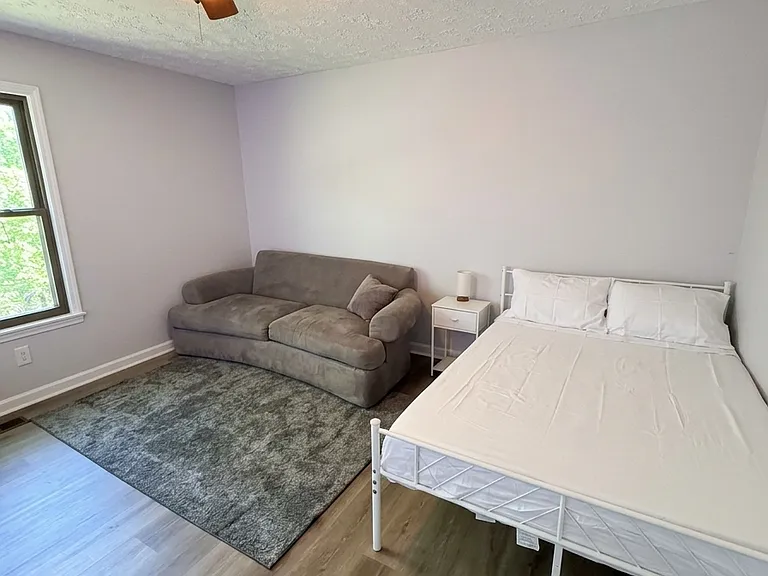 877 Beckwith St SW — Photo 7