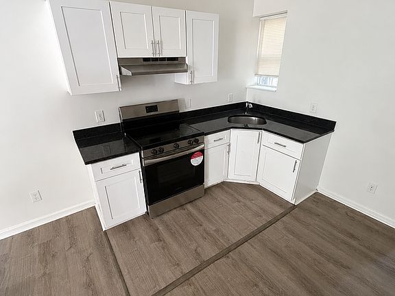 2nd image of 125 N Wilton St