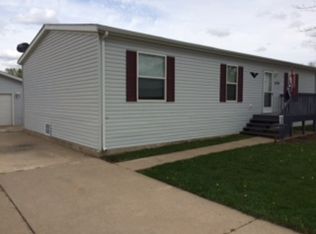 5380 Heartwood Ln, Roscoe, IL 61073