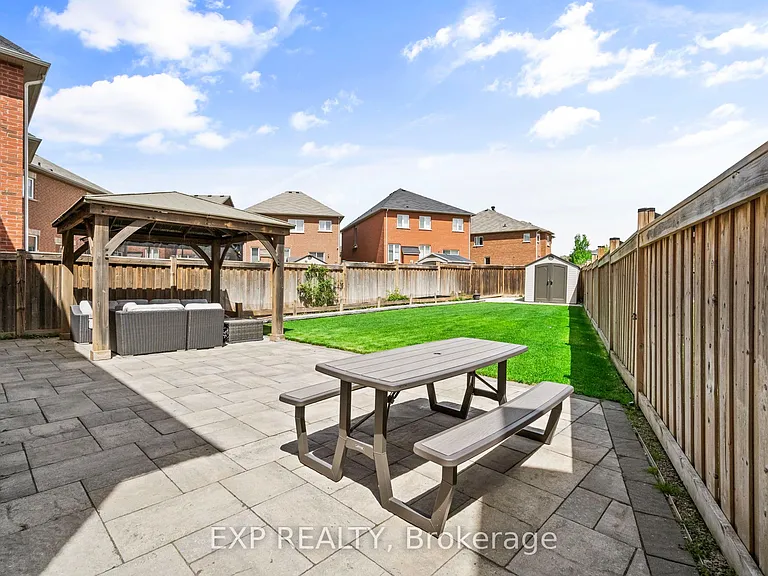 131 Greenwood Rd — Photo 31