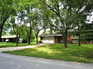 2602 Bartlow Rd, Urbana, IL 61802