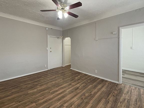 3rd image of 625 S Burlington Ave APT 309